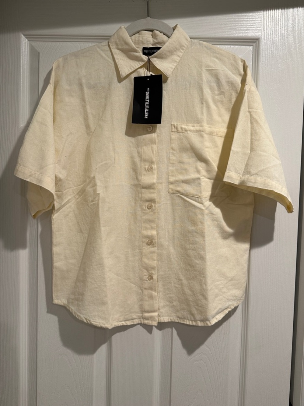 PrettyLittleThing Pale Cream Short-Sleeve Button Up Top